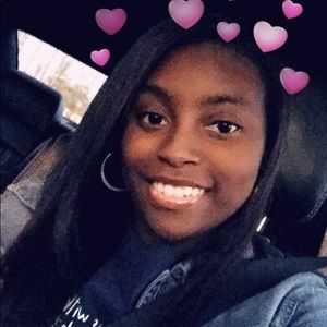 Meet your Posher, Alyssa